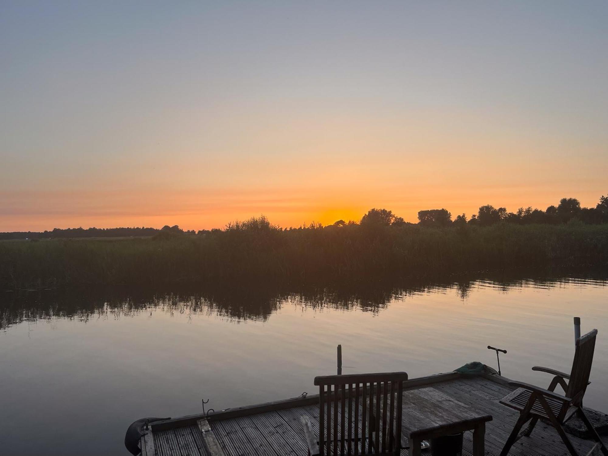 Luxe En Ruim Chalet Met Airco Bij Leekstermeer Matsloot Eksteriør bilde