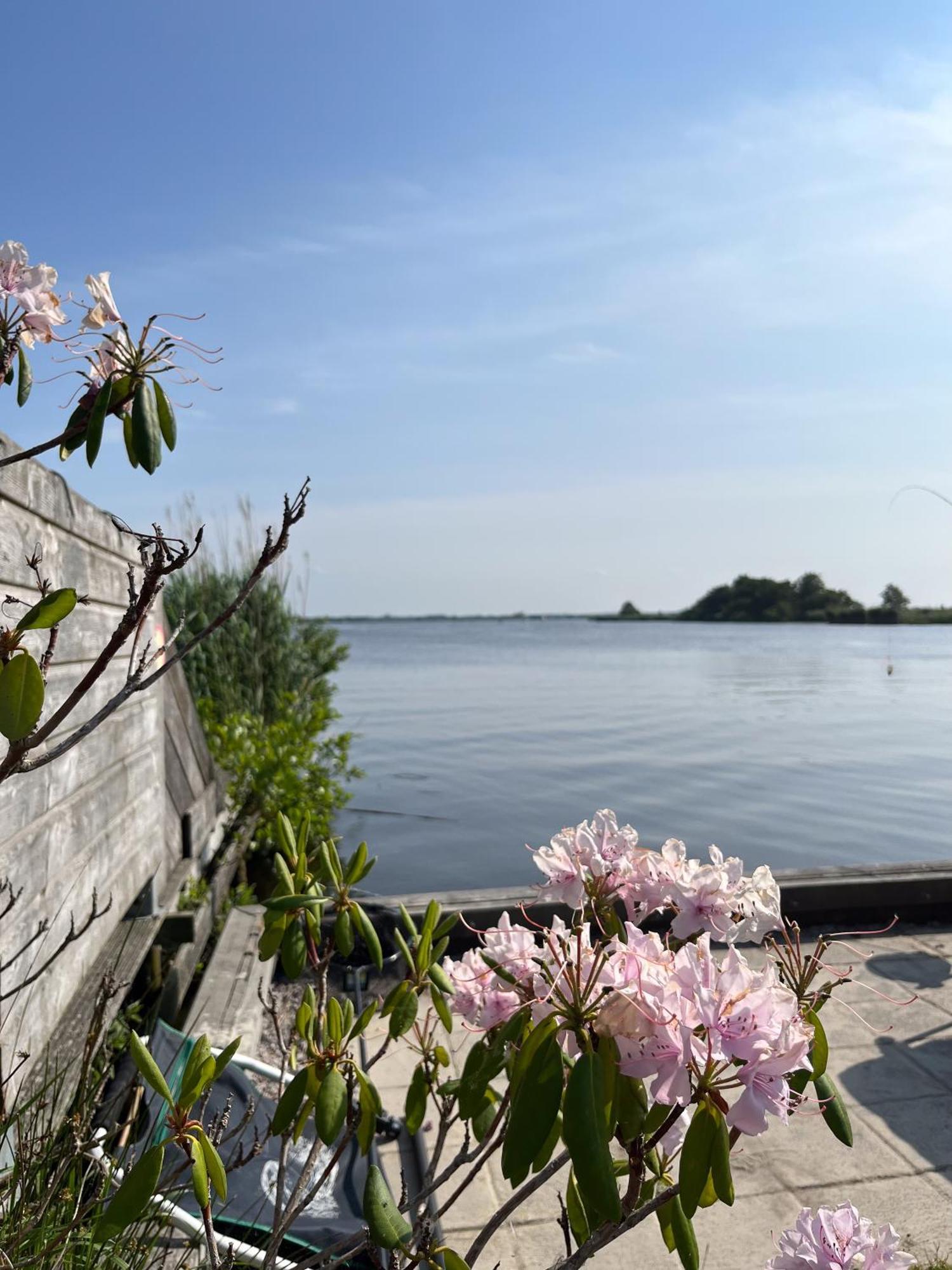 Luxe En Ruim Chalet Met Airco Bij Leekstermeer Matsloot Eksteriør bilde