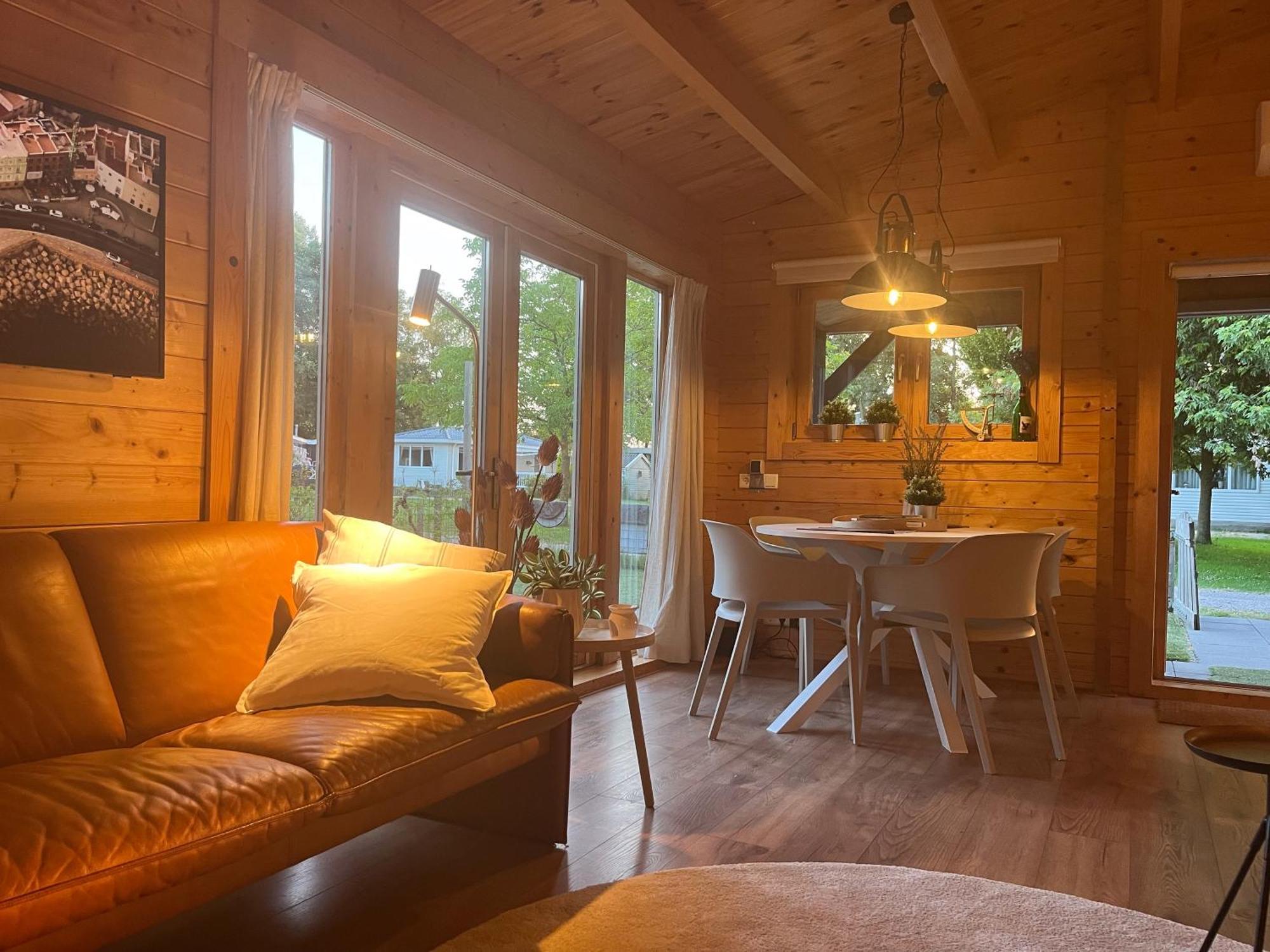 Luxe En Ruim Chalet Met Airco Bij Leekstermeer Matsloot Eksteriør bilde