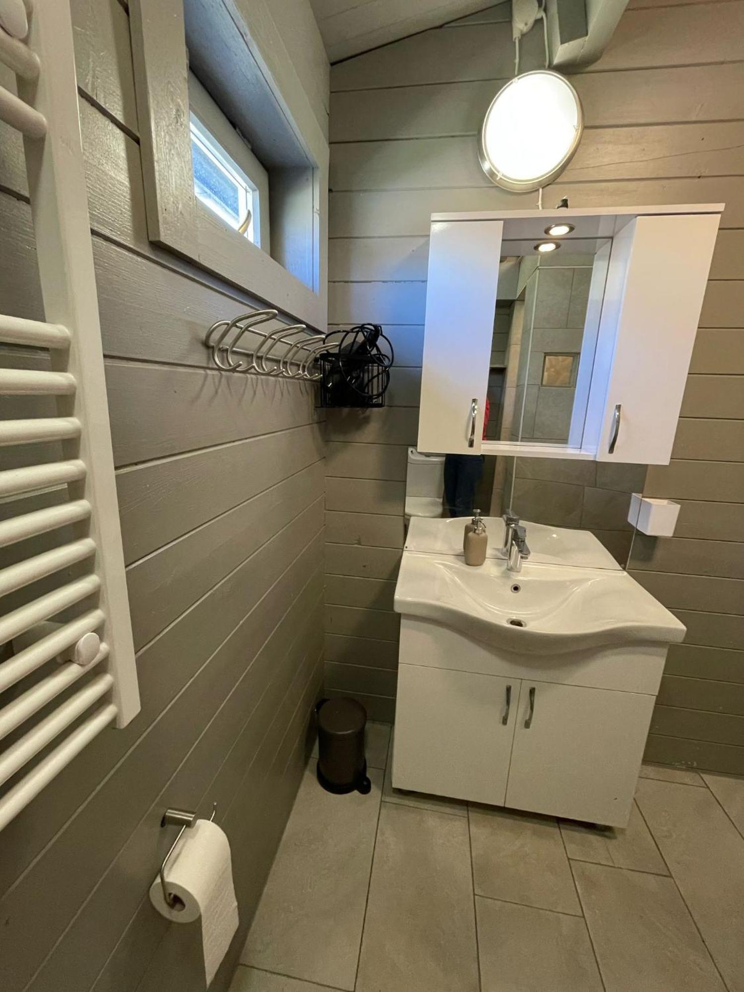 Luxe En Ruim Chalet Met Airco Bij Leekstermeer Matsloot Eksteriør bilde